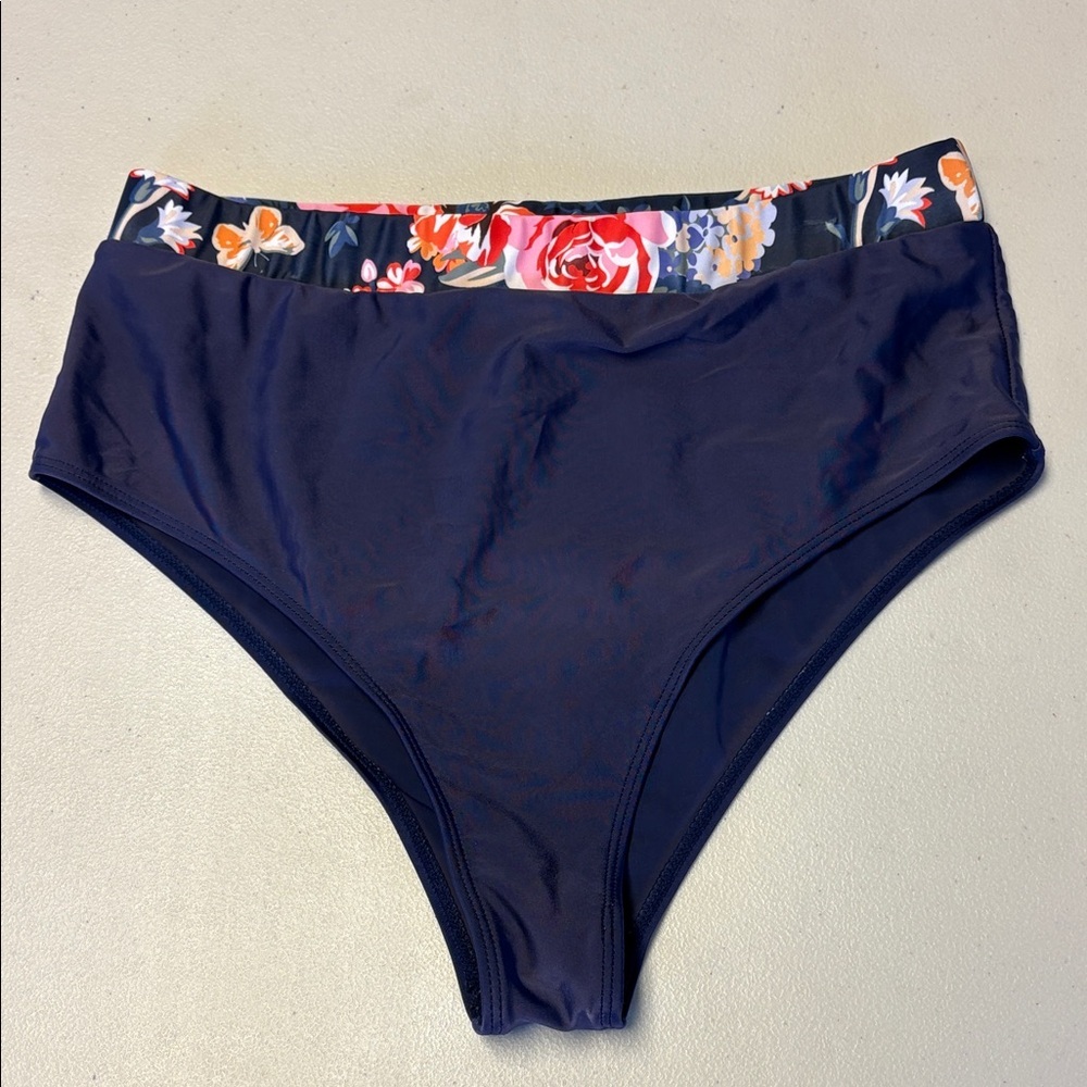High-Waist Floral Trim Women’s Swim Bottoms - Navy Sz L